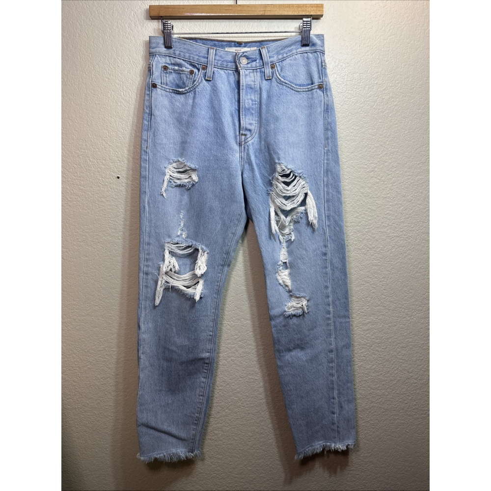 Premium Quality Levi’s Distressed Wedgie Straight Denim Size 26 Raw hem